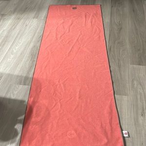 Yogitoes by manduka yoga mat towel